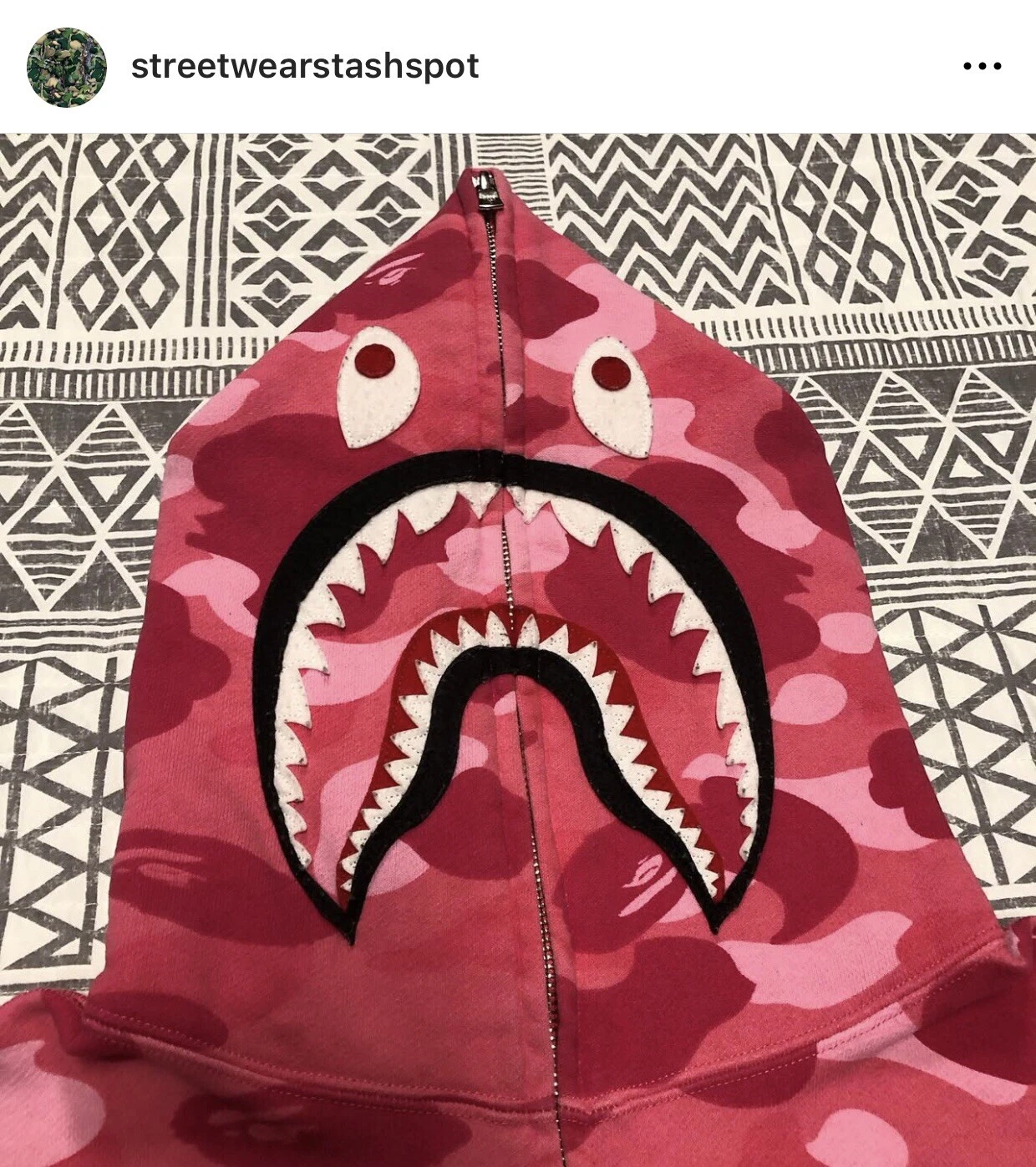 A BATHING APE (BAPE) Felpa con cappuccio e zip laterale A Bathing Ape Bape 1st Camo Shark taglia small