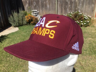 Cleveland Cavaliers キャップ ワインレッド Wine Script C Adjustable Hat | Cavs Team Shop