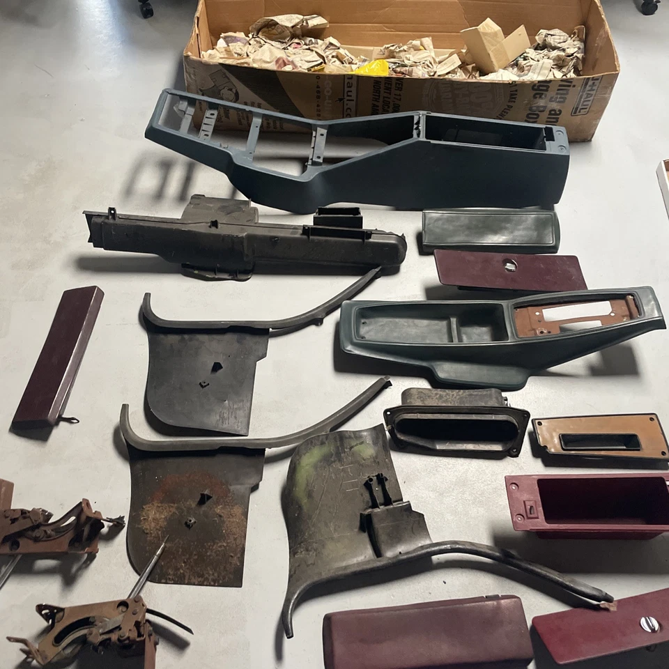 🧰 Juego interior Chevrolet Monte Carlo/El Camino 1973-1977 17 piezas OEM + mercancía Foto 2 de 4