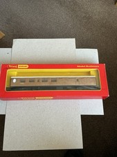 TRI - ANG HORNBY R. 746 LNER TEAK BRAKE COACH 1870 - OO GAUGE BOXED