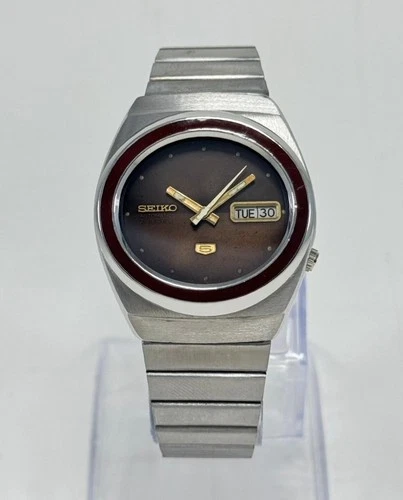 Seiko 5 (7009-524A) Automatic Men's Wristwatch Day Date Vintage Japan Made