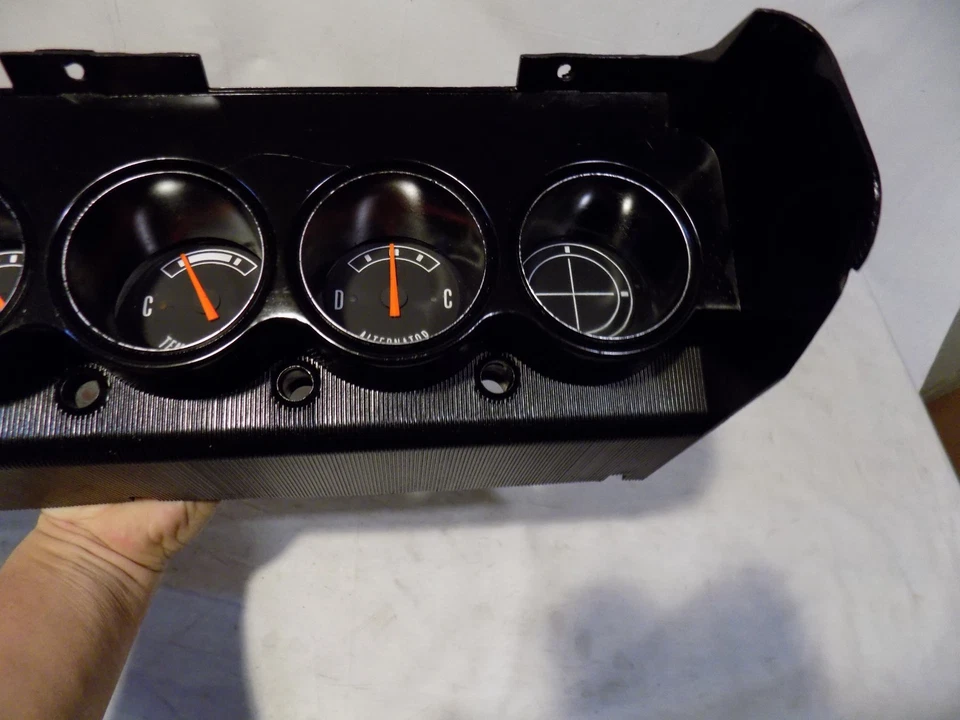 Dodge Challenger 1970 indicadores sin rallye tablero panel R/T SE T/A carrocería eléctrica Mopar Foto 3 de 4