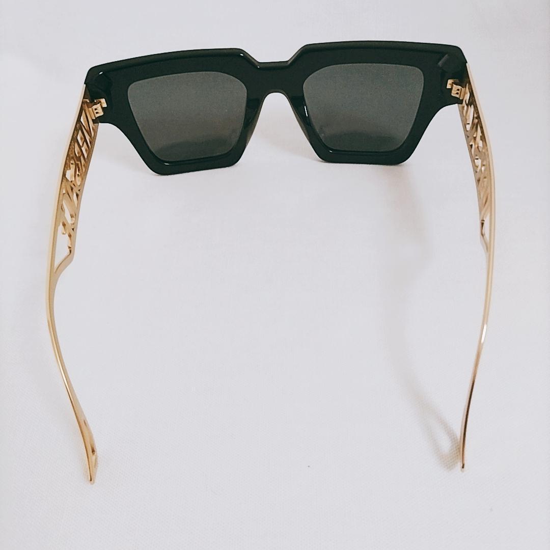 VERSACE 90S Vintage Logo Sunglasses Brand New Unused