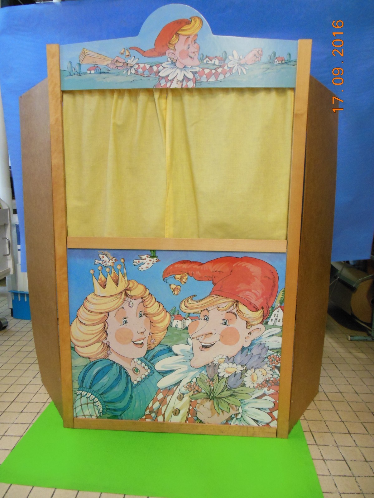 Théâtre de marionnettes Plaho vintage neuf pour revivre la magie d'enfance