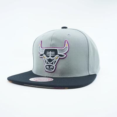 [6HSSMM21034-CBUGREY] MENS MITCHELL & NESS NBA CHICAGO BULLS B6 GREY SNAPBACK