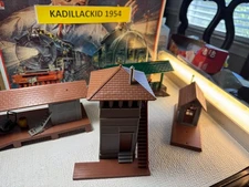 🚂 O SCALE PLASTICVILLE  4- TRACKSIDE BUILDINGS 💥 L1435