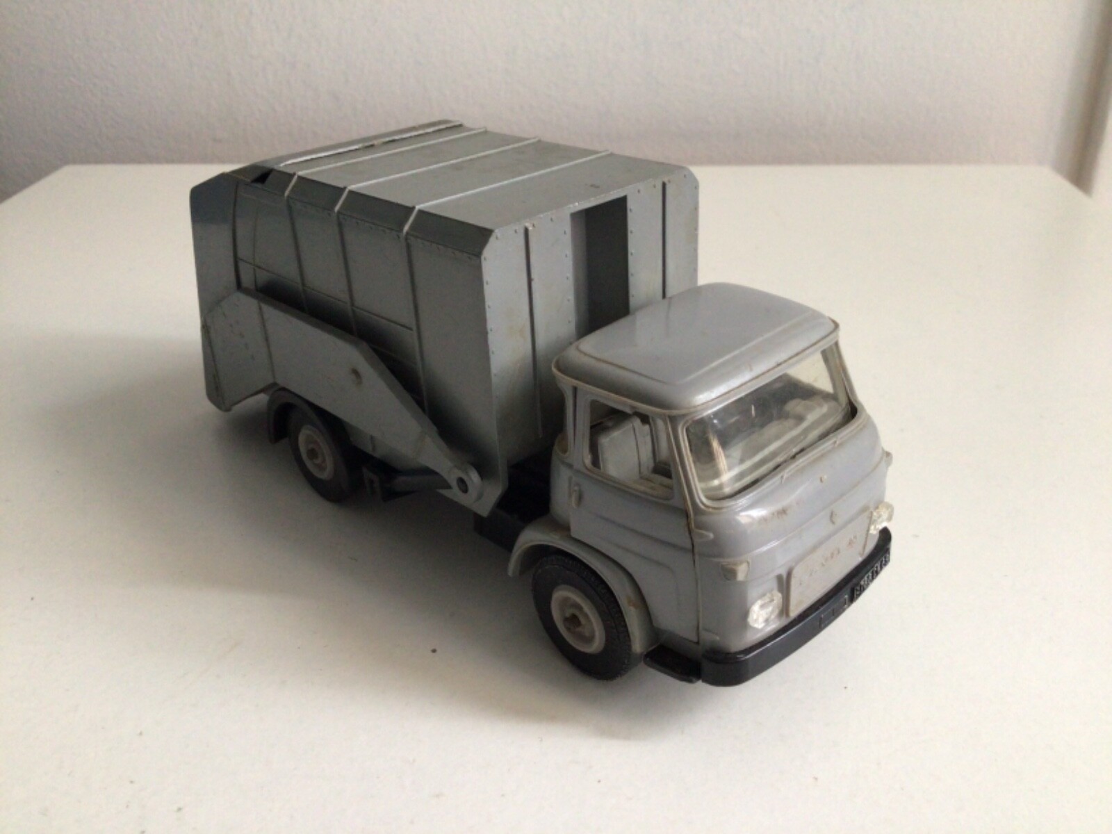 SAVIEM SM5C BENNE A ORDURES NOREV PLASTIQUE 1/43 SANS BOITE - Boutique