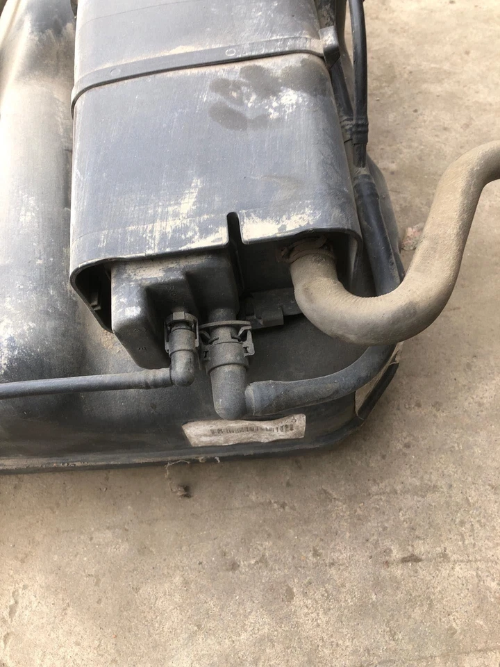 2001 - 2003 PONTIAC GRAND PRIX Fuel Tank Gas Assembly 6 cylinder 3.8L Sedan OEM - Image 4 of 4