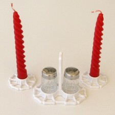 Set Sel poivre et 2 bougeoirs -en fonte émaillée DECOTEC - Etat très bon- Blanc