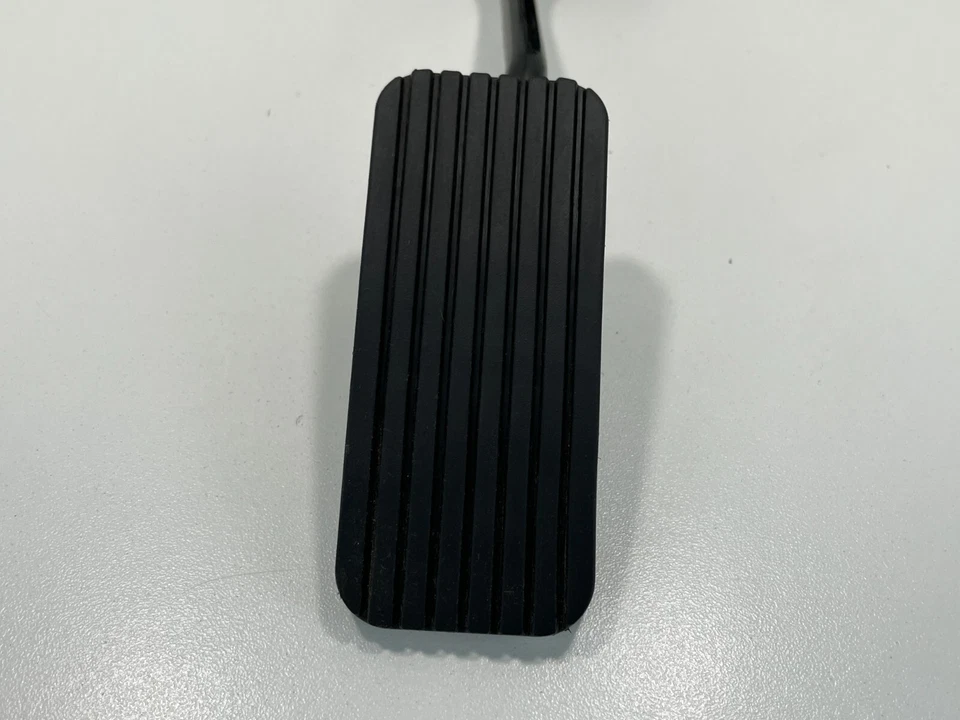 Pedal acelerador de gasolina Hyundai Elantra 2006-2012 OEM, 32700-2H100 Foto 2 de 4