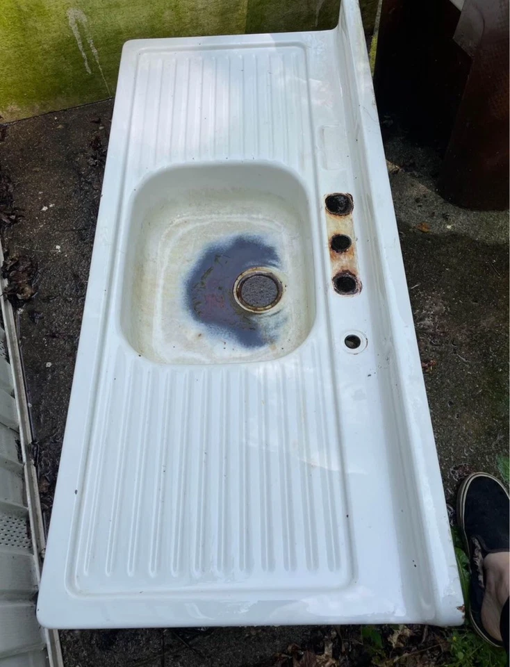 Fregadero de metal estilo años 50 Foto 2 de 4