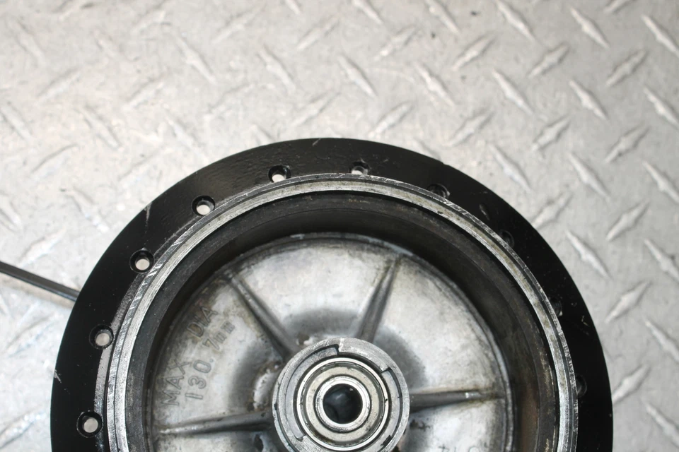 Buje de llanta de rueda delantera Suzuki TS100 1980 Foto 4 de 4