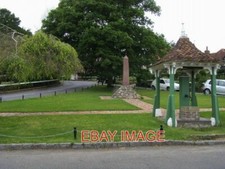 PHOTO  LATIMER VILLAGE GREEN LATIMER VILLAGE GREEN WITH OLD WATER PUMP AND BOER