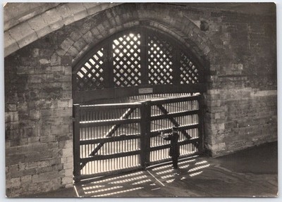 Tower of London Traitors' Gate Postcard Real Photo RPPC Yeoman Warder Beefeater