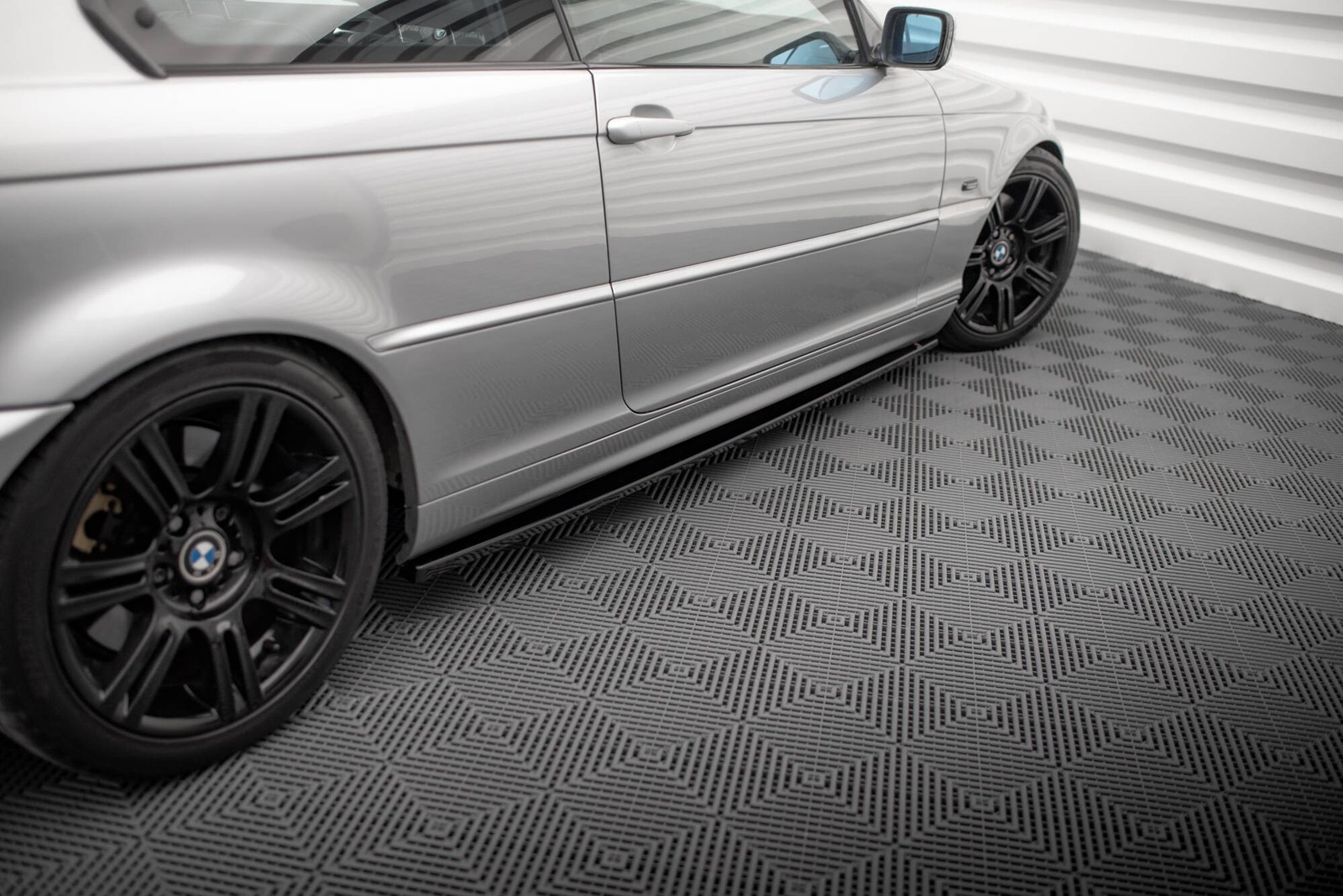 Rajouts de bas de caisse E46 Coupé Maxton pour masquer les défauts de carrosserie