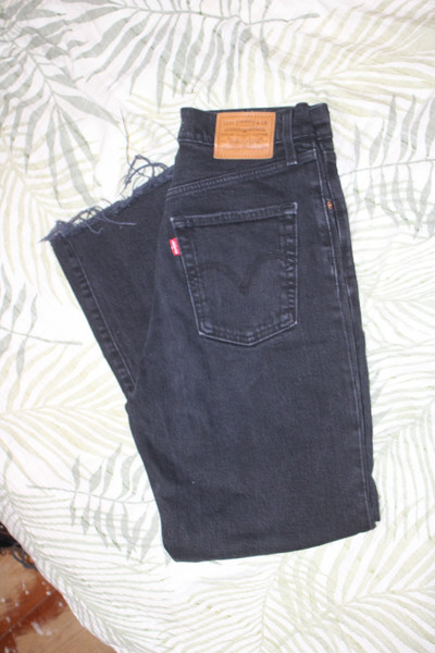 Levi's Premium Ribcage Crop Flare black jeans Size 26 RRP $180 *Excellent