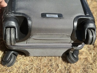 Tumi Alpha 2 International Expandable 4-Wheel Carry On, 22060 Gray