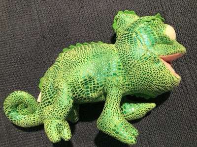 Disney Store Tangled Pascal Chameleon Plush Stuffed Animal Toy Green 8'' Gecko