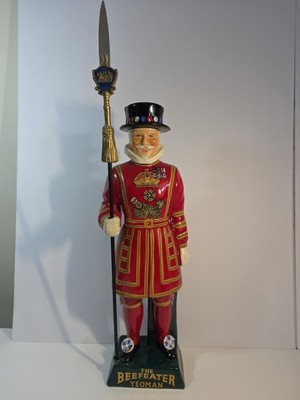 Vtg Carlton Ware The Beefeater Yeoman Gin Decanter Ceramic Statue EMPTY Sealed 