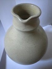 Vase, aus Ton, klein, mit Zahl 63 am Boden