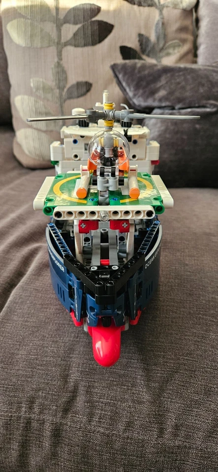 LEGO Technic 42064 Ocean Explorer, photo 4 of 5