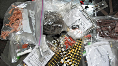BACHMANN HO SCALE O SCALE FIGURES BUILDINGS SIGNS POLES LARGE GRAB BAG