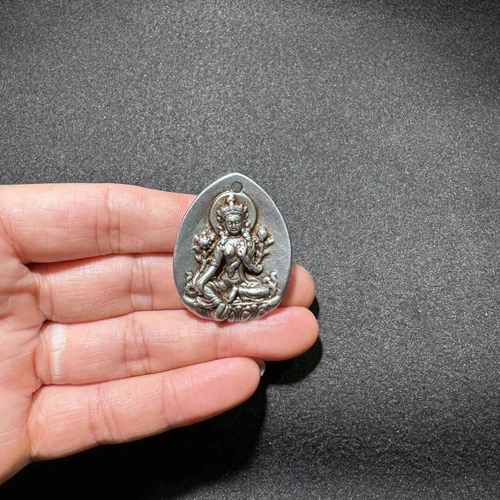 Antiguo colgante antiguo tibetano de plata coppe talismán budista verde Tara Guanyi - Imagen 4 de 6