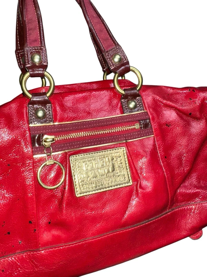 Cartera Coach Poppy Patent Luxey Rubí Edición Especial Herrajes Dorados 15868 Foto 3 de 4