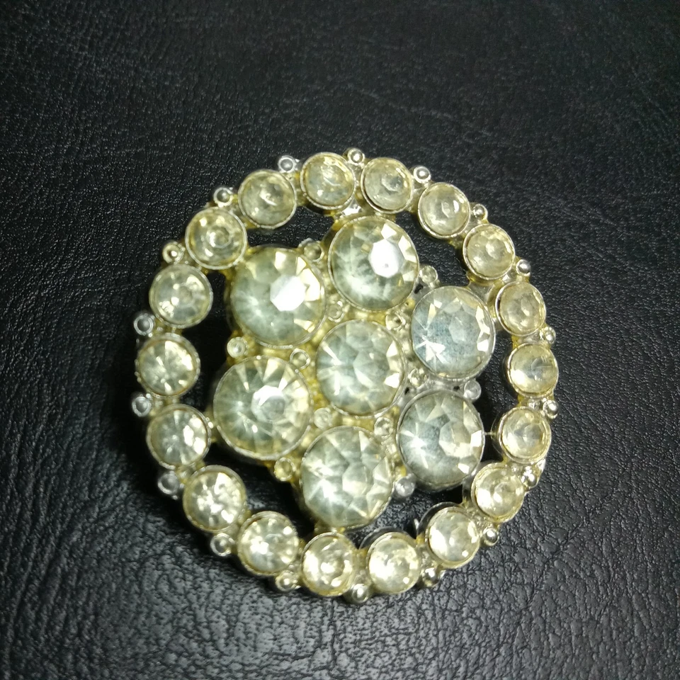 Vintage Jewelry Clear Rhinestone Single Button.  914 - Image 4 of 4