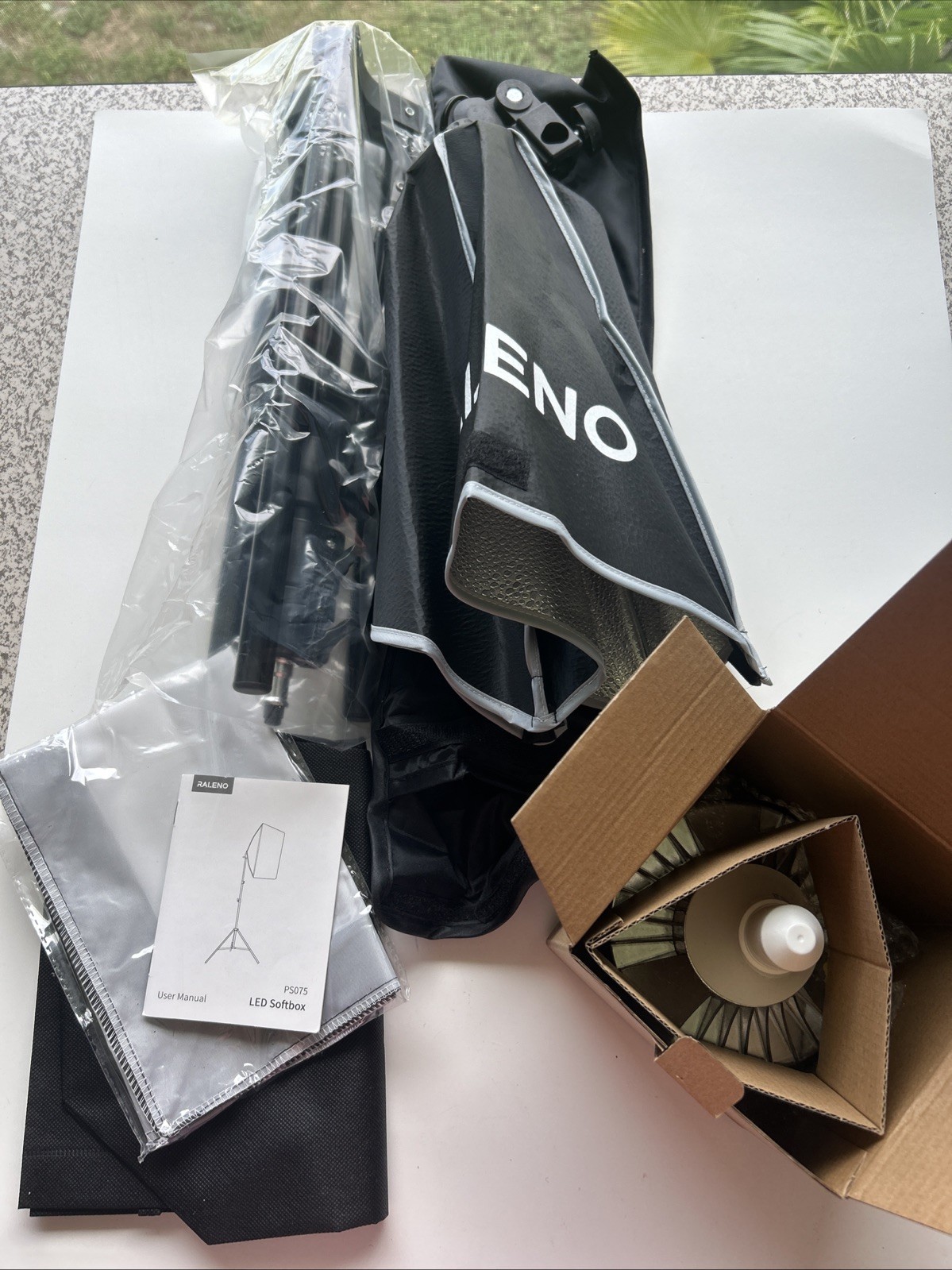 RALENO Softbox Photography Lighting Kit, 16'' x 16'' Softbox Lighting