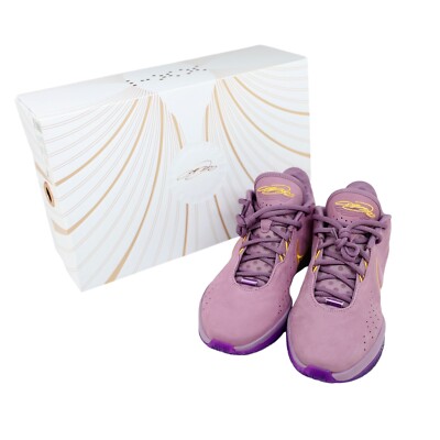 lebron daughter shoe