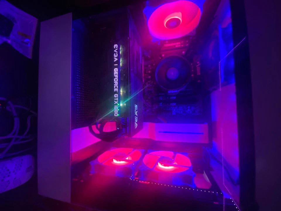 PC de escritorio para juegos prohibido en Call of Duty/tal vez prohibido en Fortnite. Foto 2 de 2