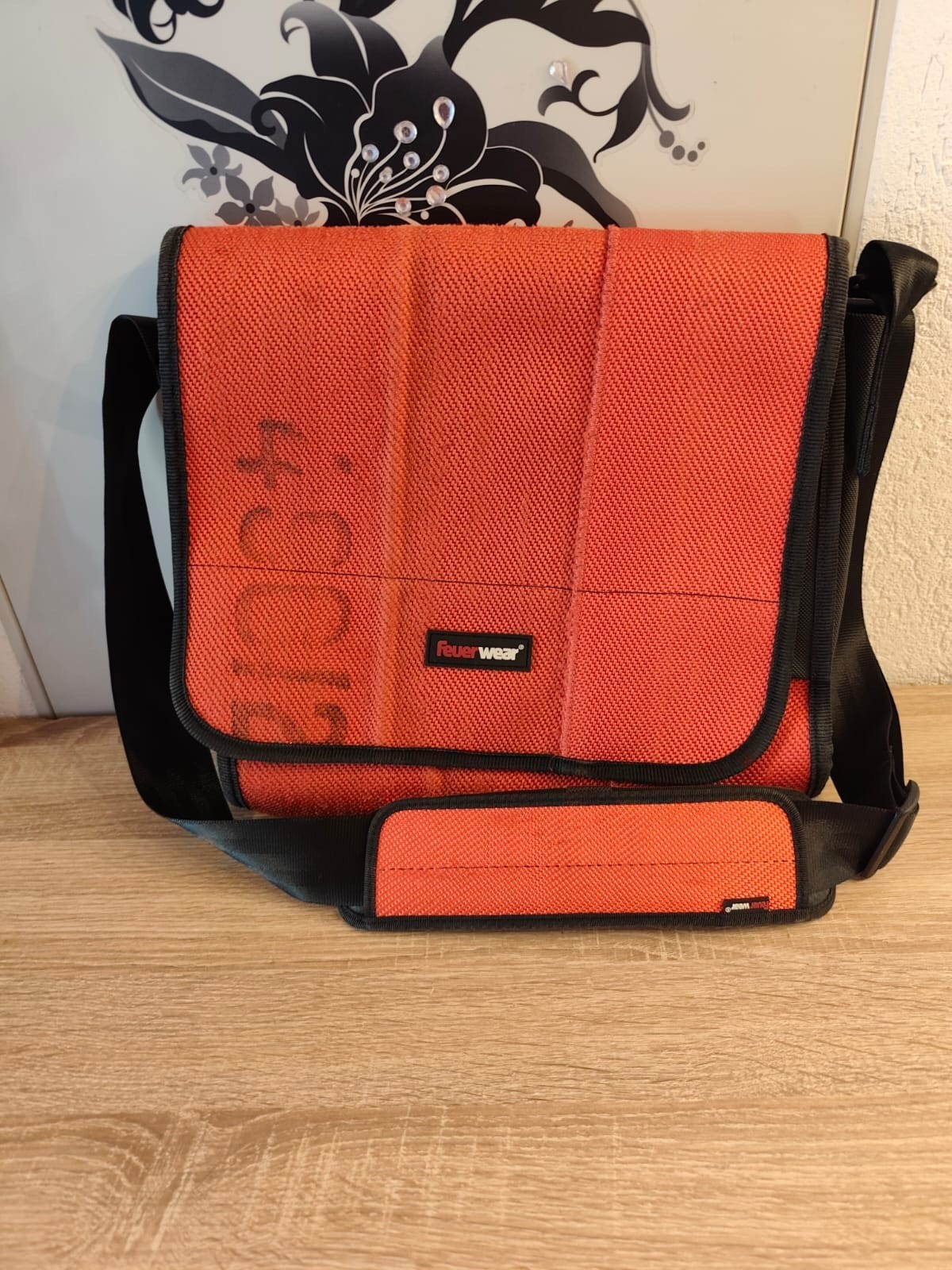 Feuerwear Umhängetasche Walter – Unikat aus Feuerwehrschlauch – rot