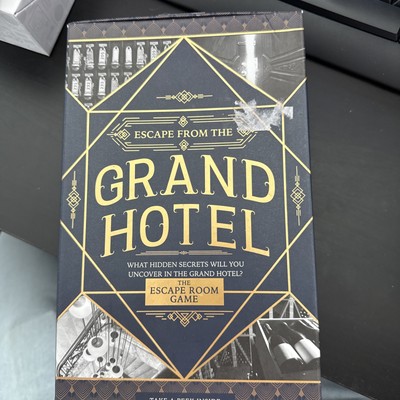 Escape from the grand hotel game, Escape Room, Game Board Game
