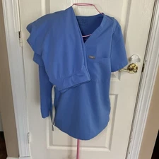 FIGS Women’s Technical Collection Set Lt. Blue XS Scrubs Shirt Top Pants 