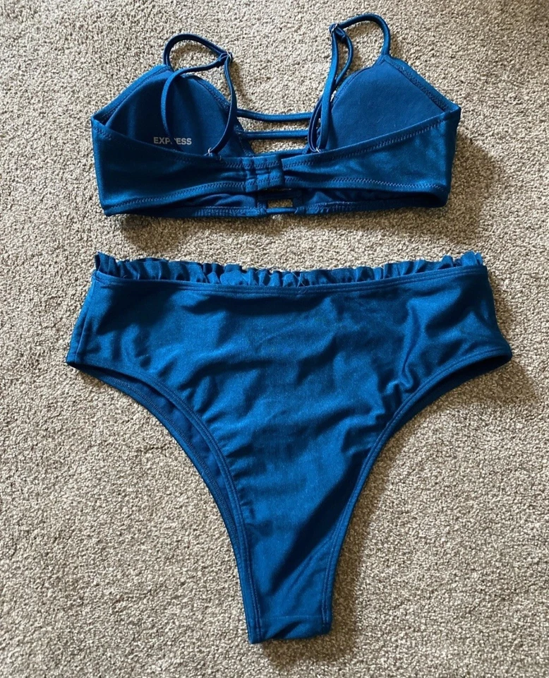 Top mediano de bikini Express - parte inferior grande Foto 2 de 4