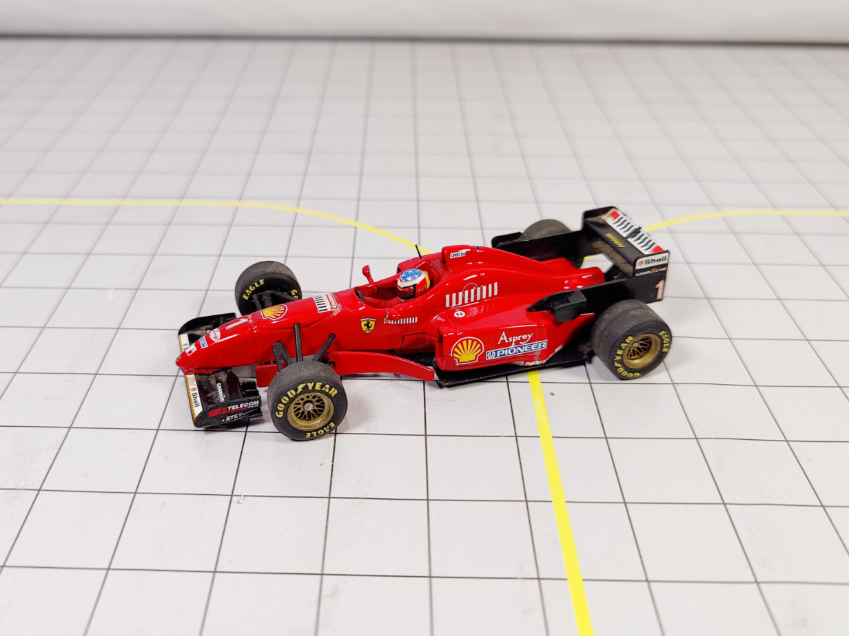 Coche de Fórmula 1 Ferrari F310 Minichamps escala 1:43 #1 Michael Schumacher 1996