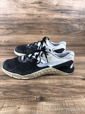 nike metcon 3 black and white