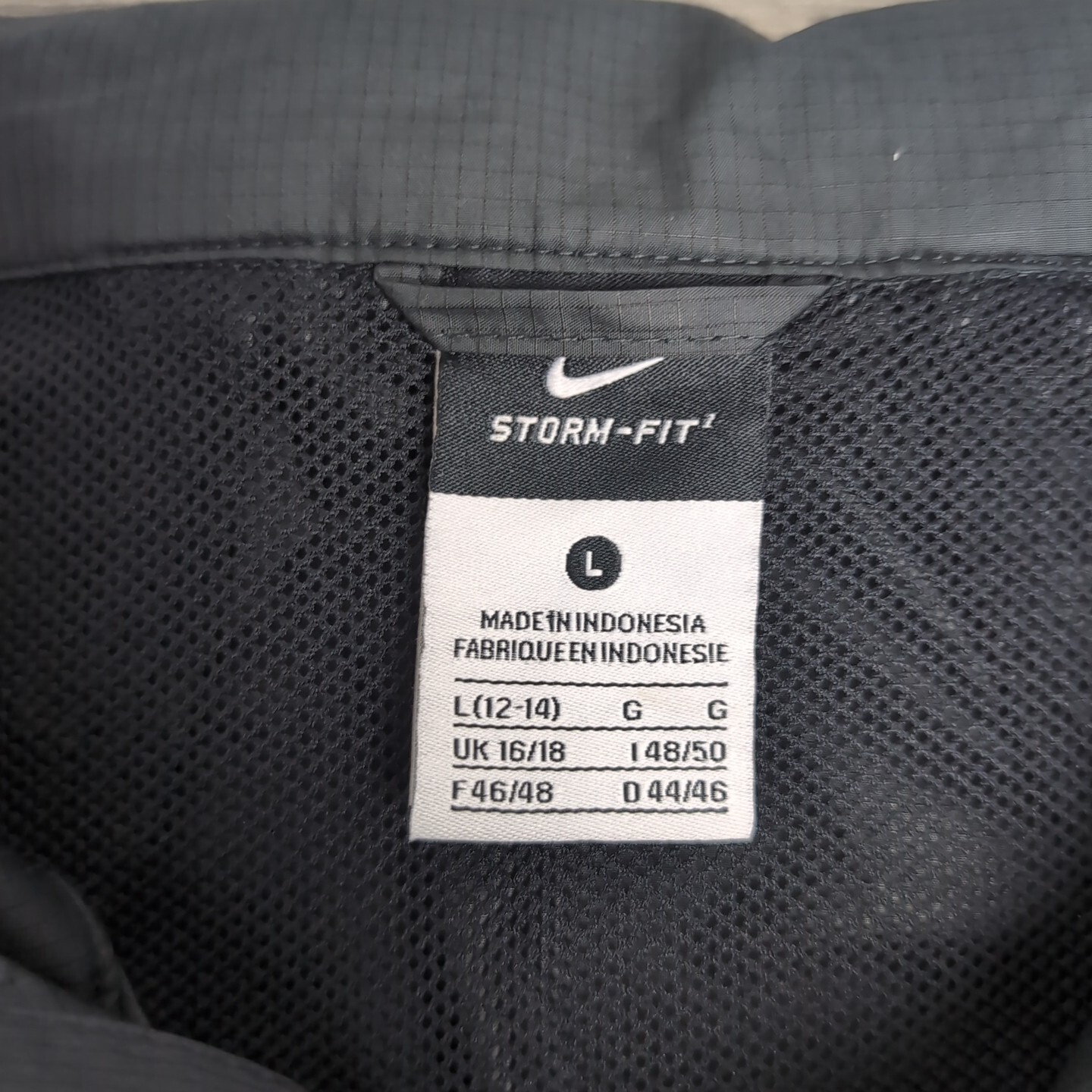 SACAI X NIKE Giacca a vento vintage Y2K Nike UNLV donna L Fit Storm full zip nera e rossa