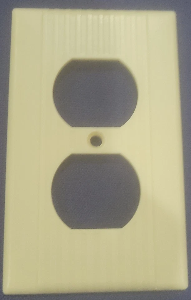 Cubierta de toma eléctrica doble baquelita marfil acanalada vintage Leviton 10 disponibles  Foto 2 de 4