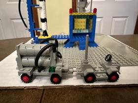 LEGO Classic Space 483 Alpha-1 Rocket Base w/ 3 Minifigures & Instructions