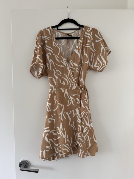 Staple the Label Brown/White Abstract Wrap V-Neck Mini Dress 6