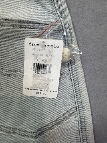 NWT We The Free People Womens Sz 27 Washed Denim Cut Off Jean Shorts Crvy - Picture 4 of 6