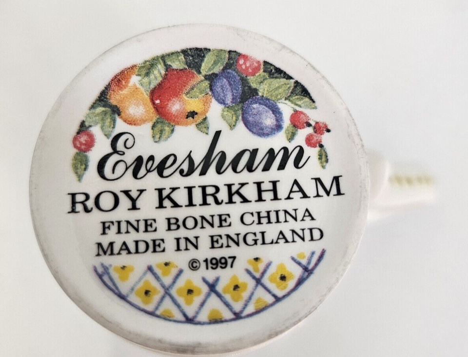 VTG 1997Roy Kirkham Evesham Colorful Fruits Footed Mug 8 Oz Bone China