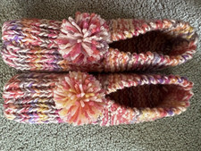 Amish Handmade Knitted House Slippers Peach/Colorful Mix Wms Lg Mans Med 9 3/4"