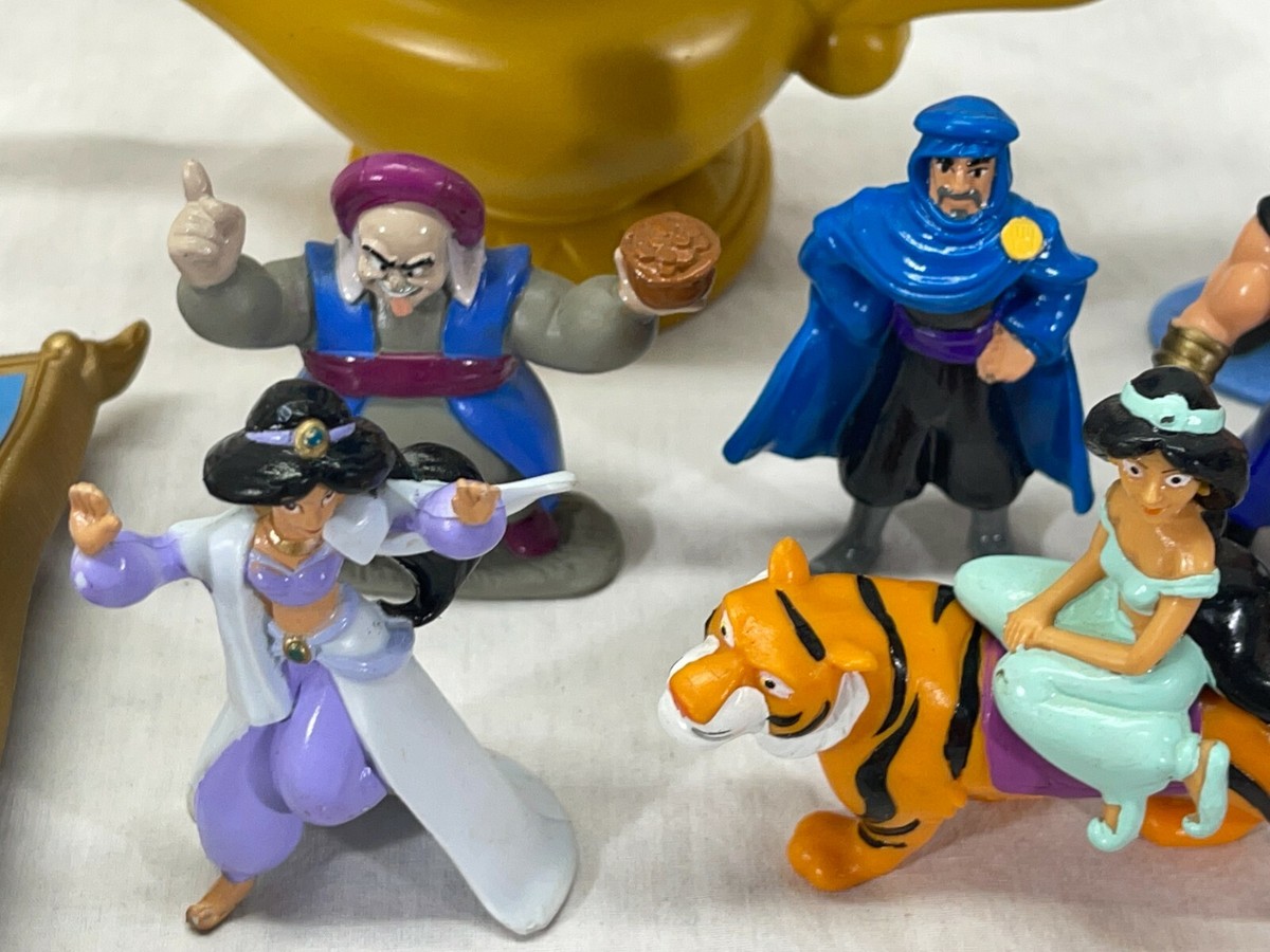 ディズニー。アメトイ。 Vintage 1992 Disney Genie From Aladdin Mattel Toy Action Figure