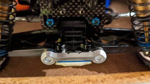 Tamiya TRF201, 211, 201 XMW Aluminium hard anodized rear arm mount - Picture 5 of 6