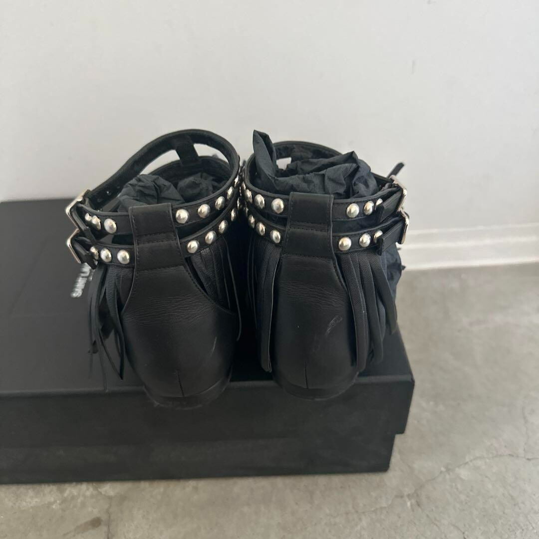 Sandali piatti gladiatore YSL Saint Laurent borchie frange pelle nera taglia 36 US6