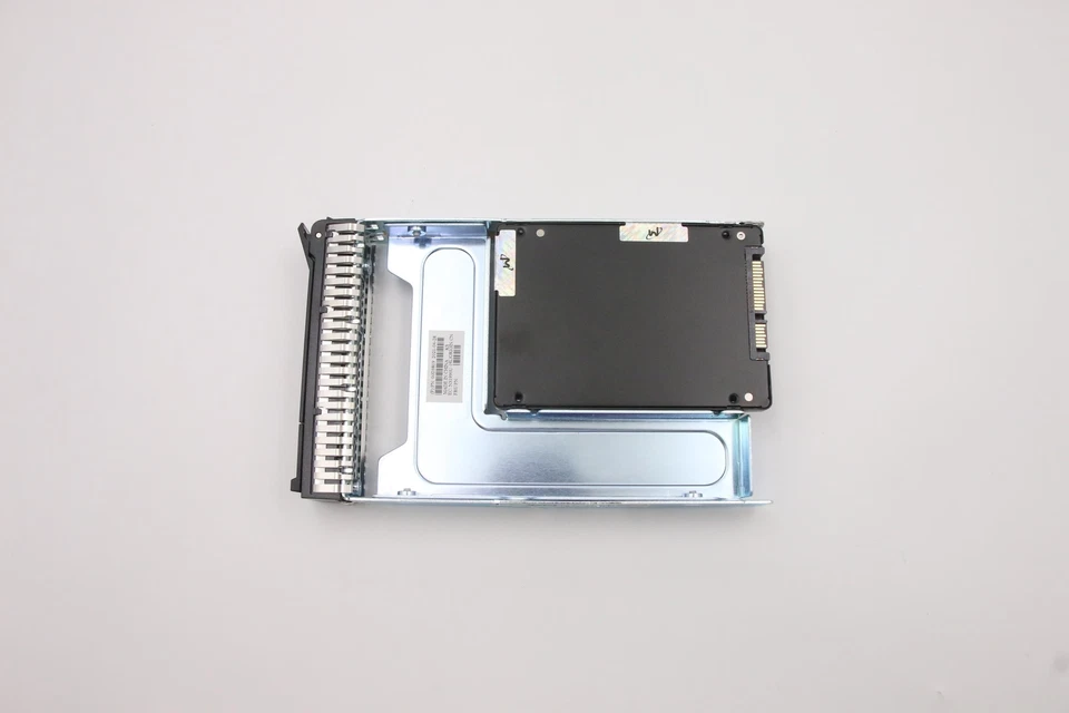 Lenovo ThinkSystem 02JG538 4XB7A17082 3.5" 480GB Entry SATA 6Gb Hot Swap SSD - Image 3 of 4