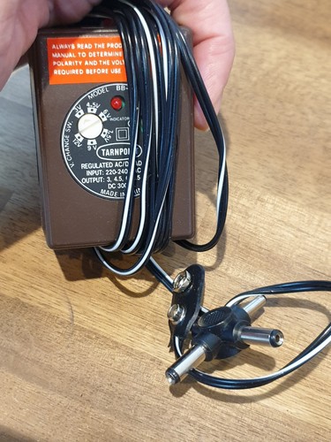 Tarnpoint Deluxe geregelter AC/DC-Adapter - verpackt mehrere Spannungen - Bild 3 von 6